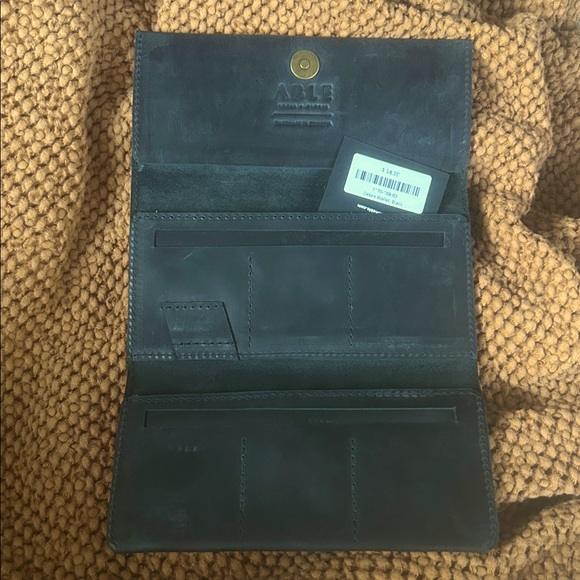 Able Debre Slim Black Leather Wallet - Picture 3 of 4